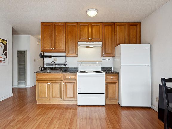 2nd image of 288 8th Ave #3