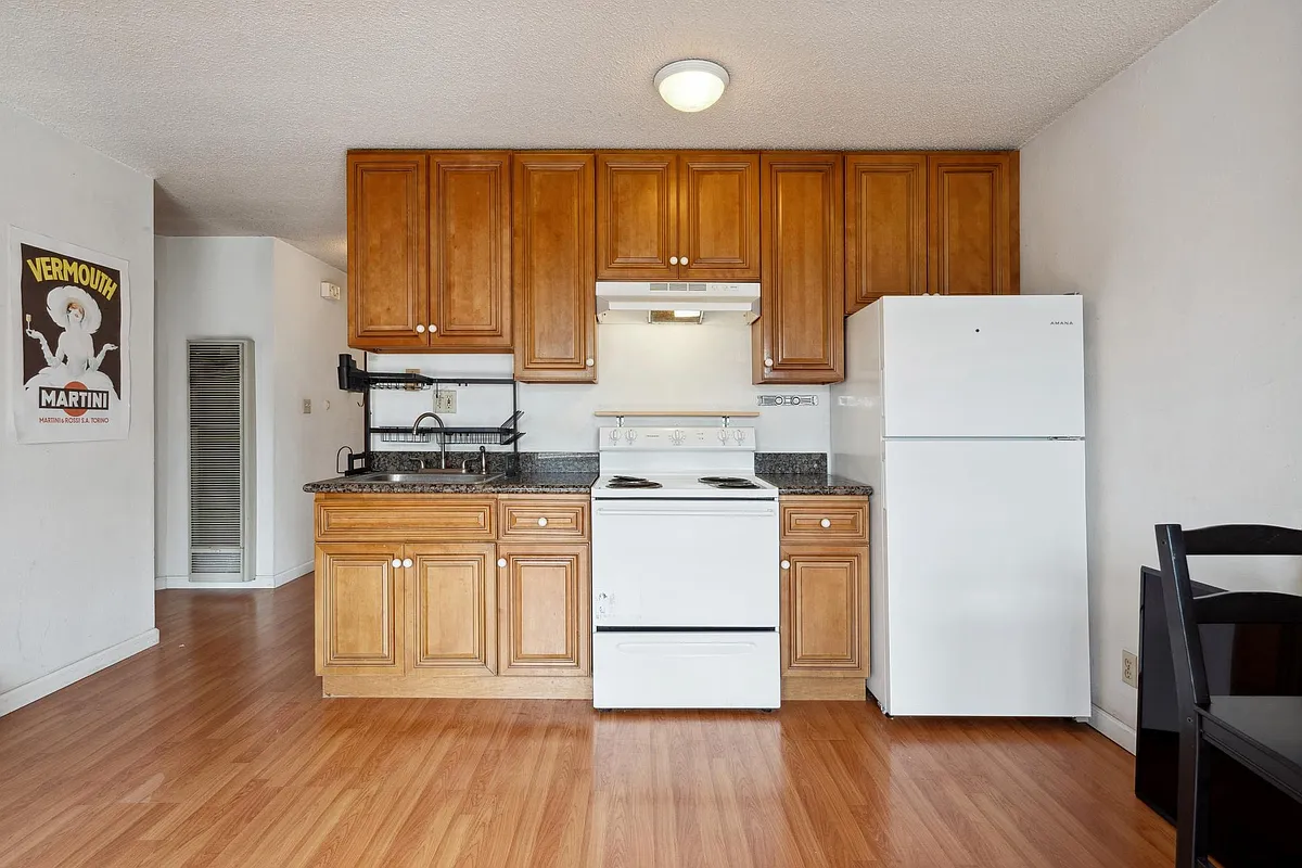Building Photo - 288 8th Ave #3