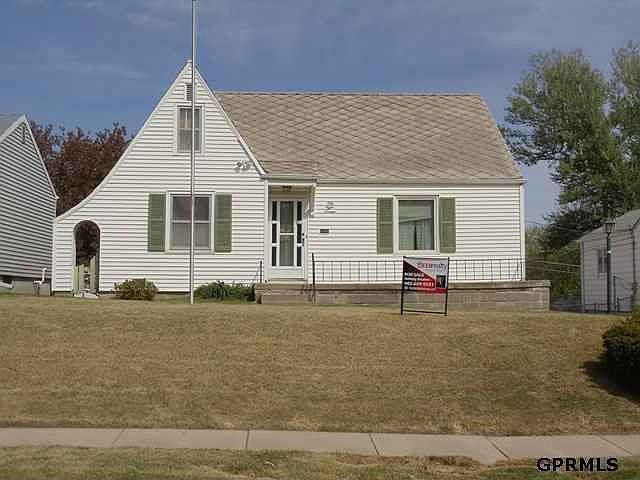 1st image of 5816 Oak St
