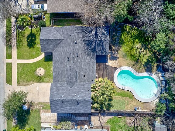 2nd image of 5912 Marilyn Dr