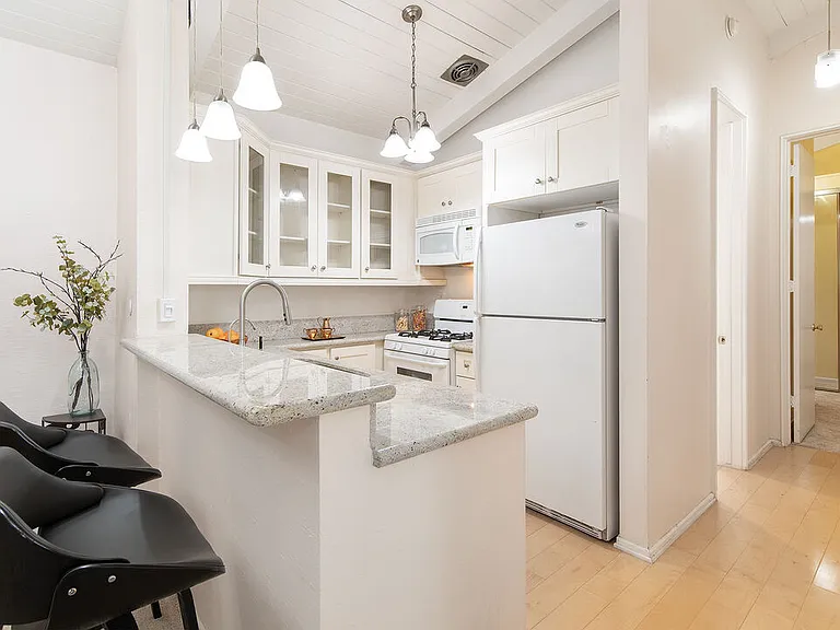 6505 Green Valley Cir #301 — Photo 13