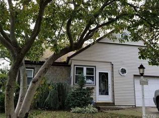 2250 Charing Cross Rd, Baldwin, NY 11510