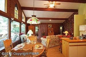 5th image of 264 Glenoak Dr