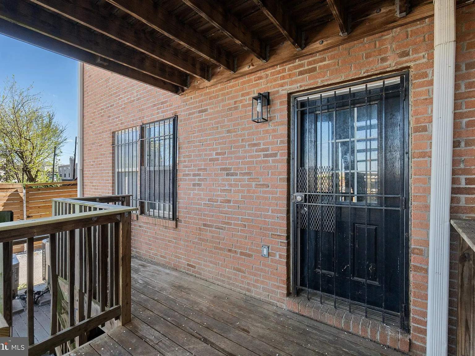 4 bed, 3.5 bath, 5720 sqft, $3,800 — Photo 4
