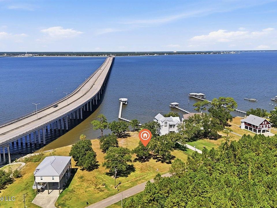 1st image of 113 Sandy Hook Dr