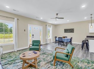 Cross-villas at Crossroads, Kilmarnock, VA 22482