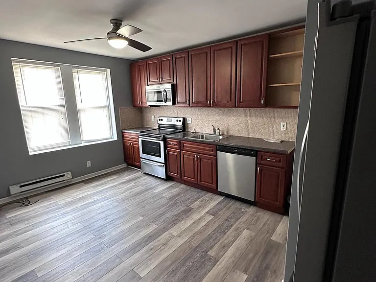 7000 Forrest Ave — Photo 20