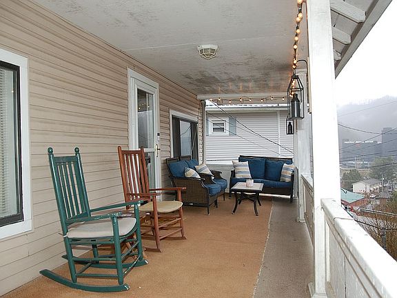 4th image of 125 Jefferson St