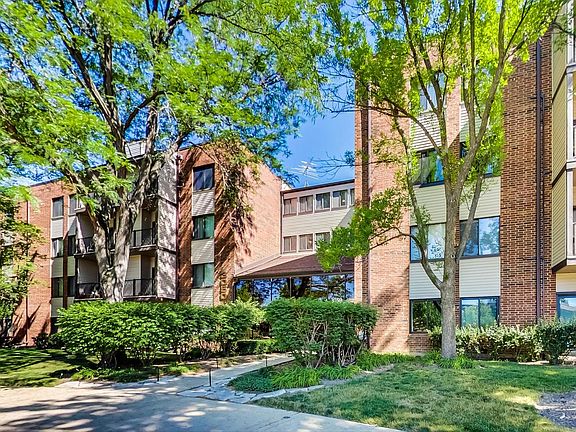 2nd image of 3050 Pheasant Creek Dr #2-403B