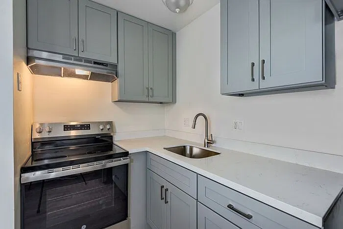 1 bed, 1.0 bath, 500 sqft, $1,750 — Photo 2