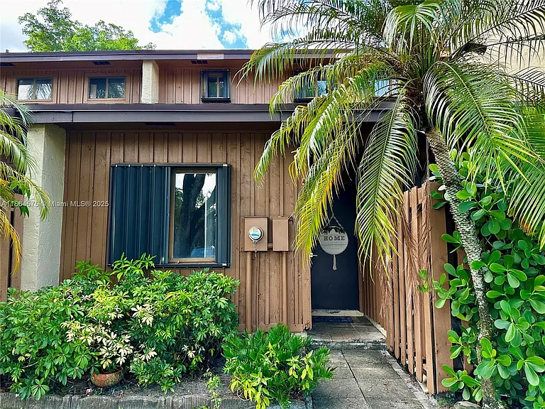 4245 S Pine Island Rd — Photo 16