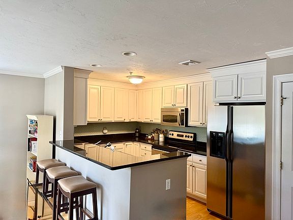 2nd image of 27 Maple St Unit F