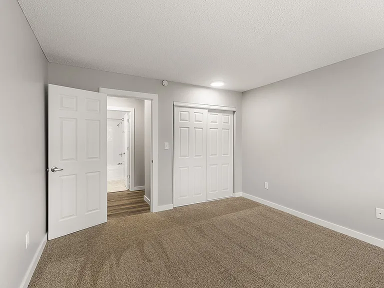 Eastgate Apartments — Photo 95