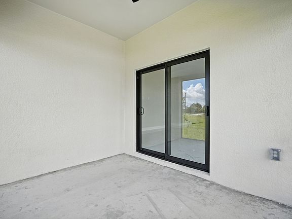 5th image of 2838 Tropicana Pkwy W