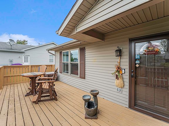 5th image of 839 S Redstone Ct