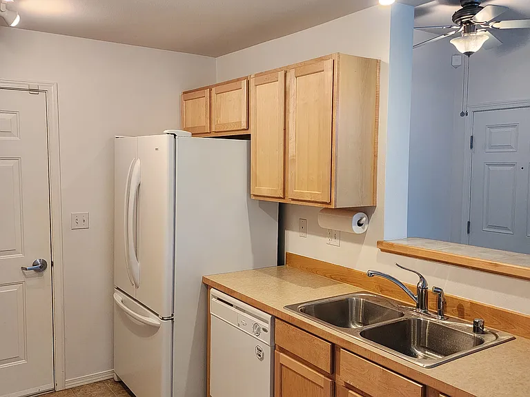 6401 Hazel Ln SE #B-12 — Photo 7