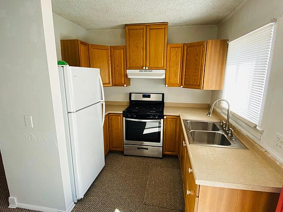 3rd image of 4040 E Ave S #2