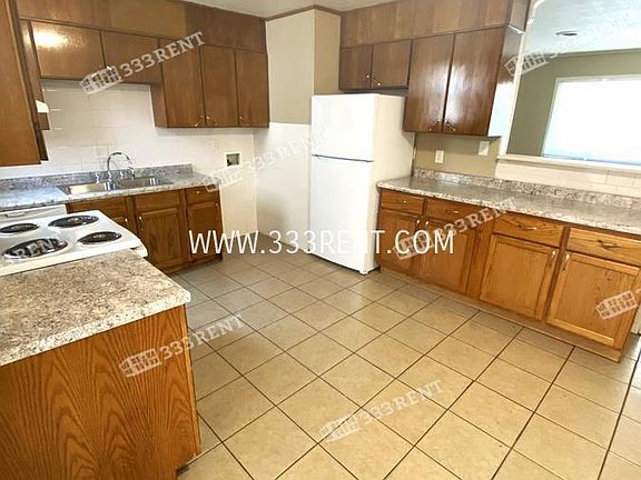 4th image of 11309 McKinley Ave