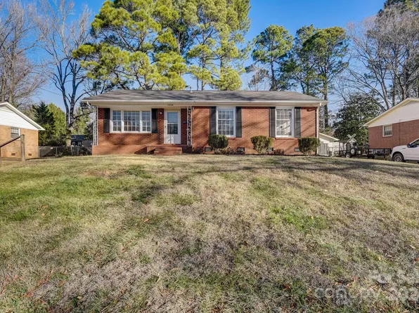 1408 Grovewood Dr, Charlotte, NC 28208
