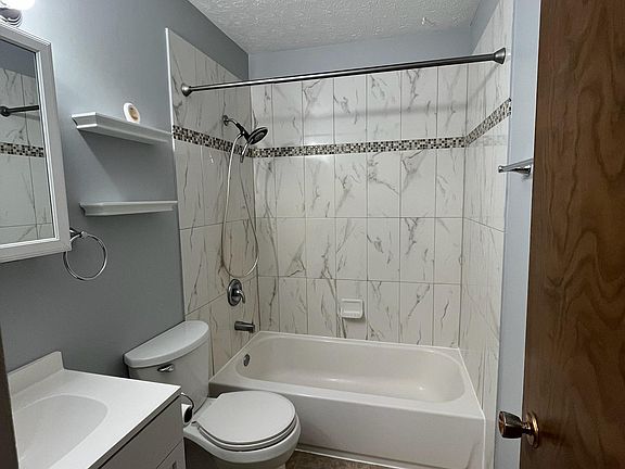 Upstairs Full Bath