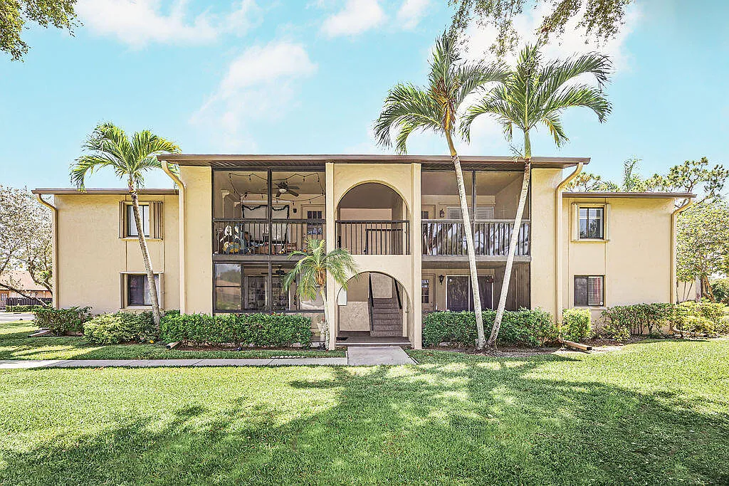 2 bed, 1.0 bath, 991 sqft, $1,850 — Photo 1