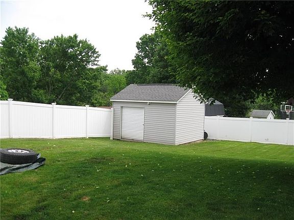5th image of 503 Silver Dr