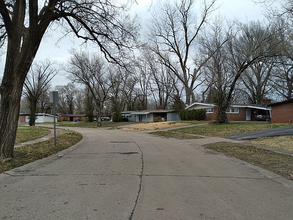 4th image of 8409 Bayberry Dr
