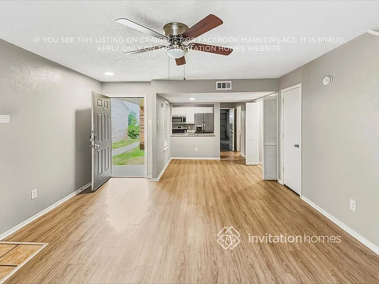427 Dawn Dr — Photo 4