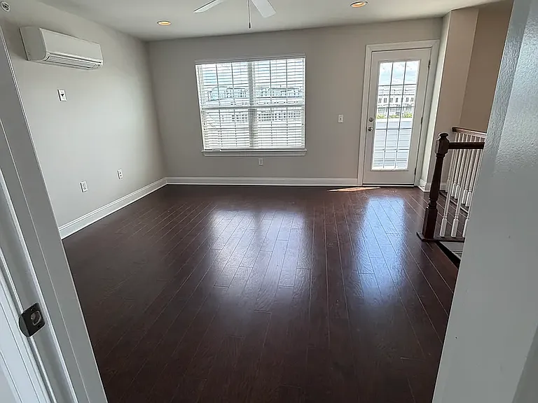 405 Monroe Ave — Photo 13