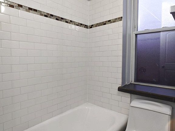 2nd image of 5860 N Kenmore Ave #5860401