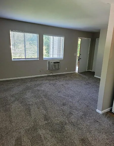 550 Harding Pl #E117 — Photo 1