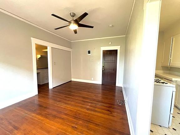 3rd image of 1166 Park Blvd APT 211
