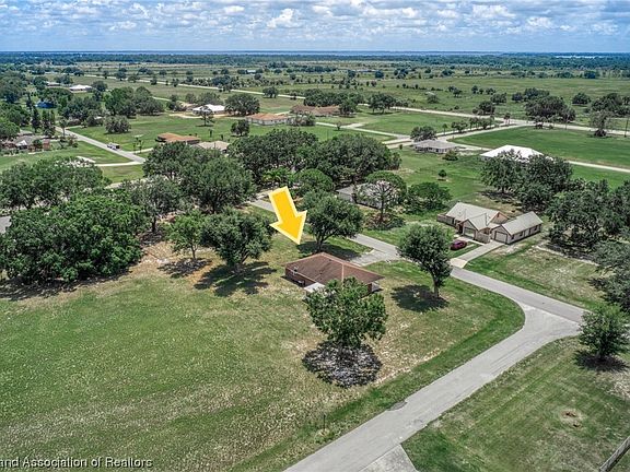 4th image of 8517 Hampshire Dr