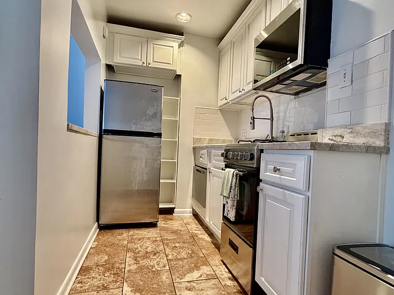 22 E 81st St #4B — Photo 3