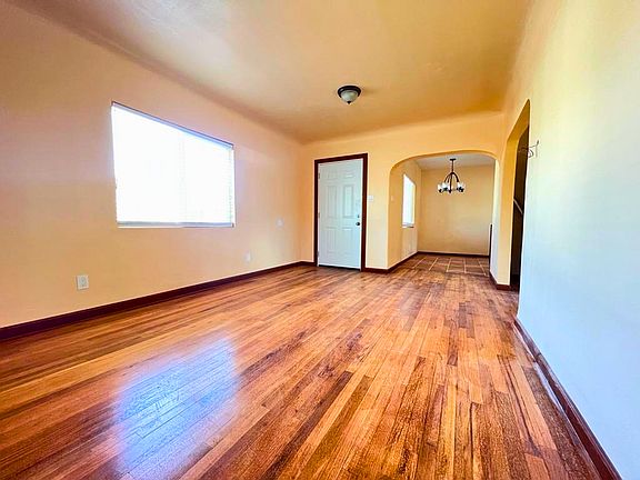 5th image of 1300 San Mateo Blvd SE #1323