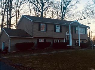 1295 Poplarwood Rd, Wind Gap, PA 18091