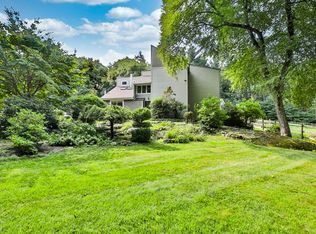 91 Warren Ave, Harvard, MA 01451