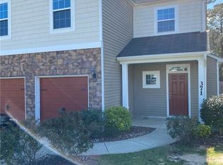 371 River Oak St, Spring Lake, NC 28390