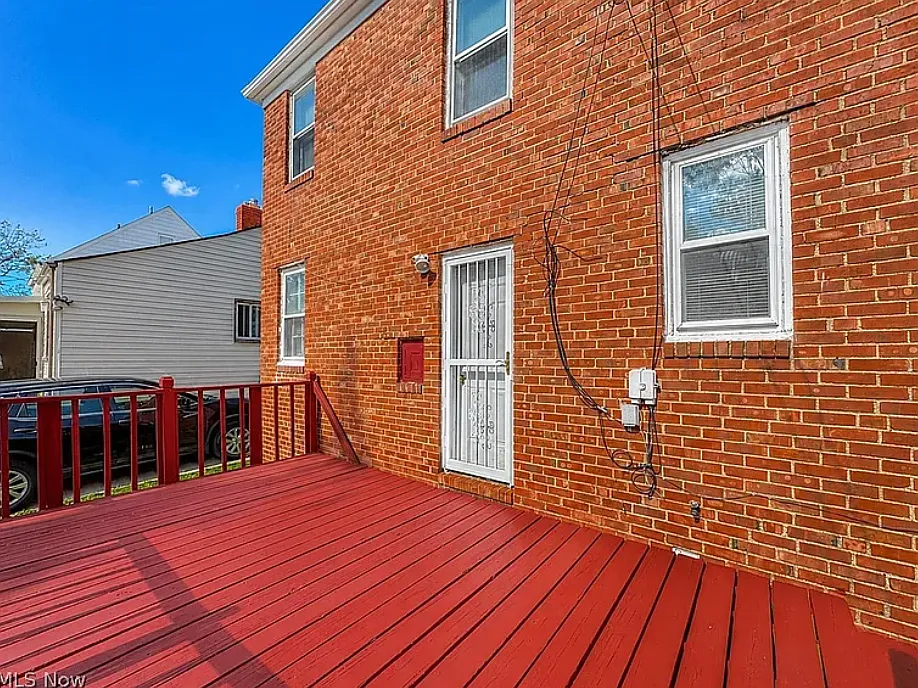 3 bed, 1008 sqft, $1,850 — Photo 2