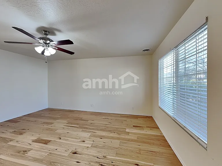 895 E Folgado Ct — Photo 8