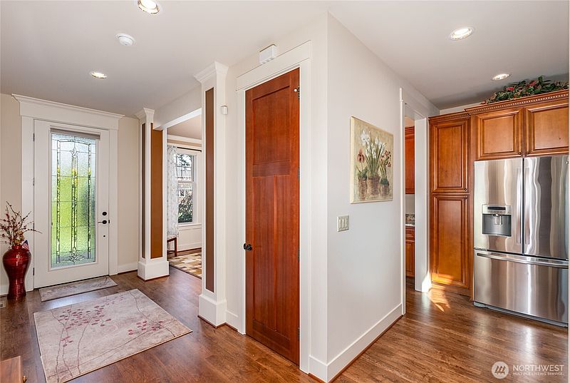 4th image of 1028 10th Street