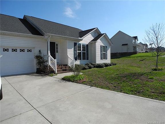 2nd image of 812 Summey Farm Dr