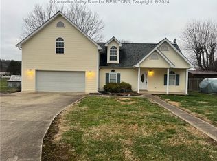 220 Maple St, Eleanor, WV 25070