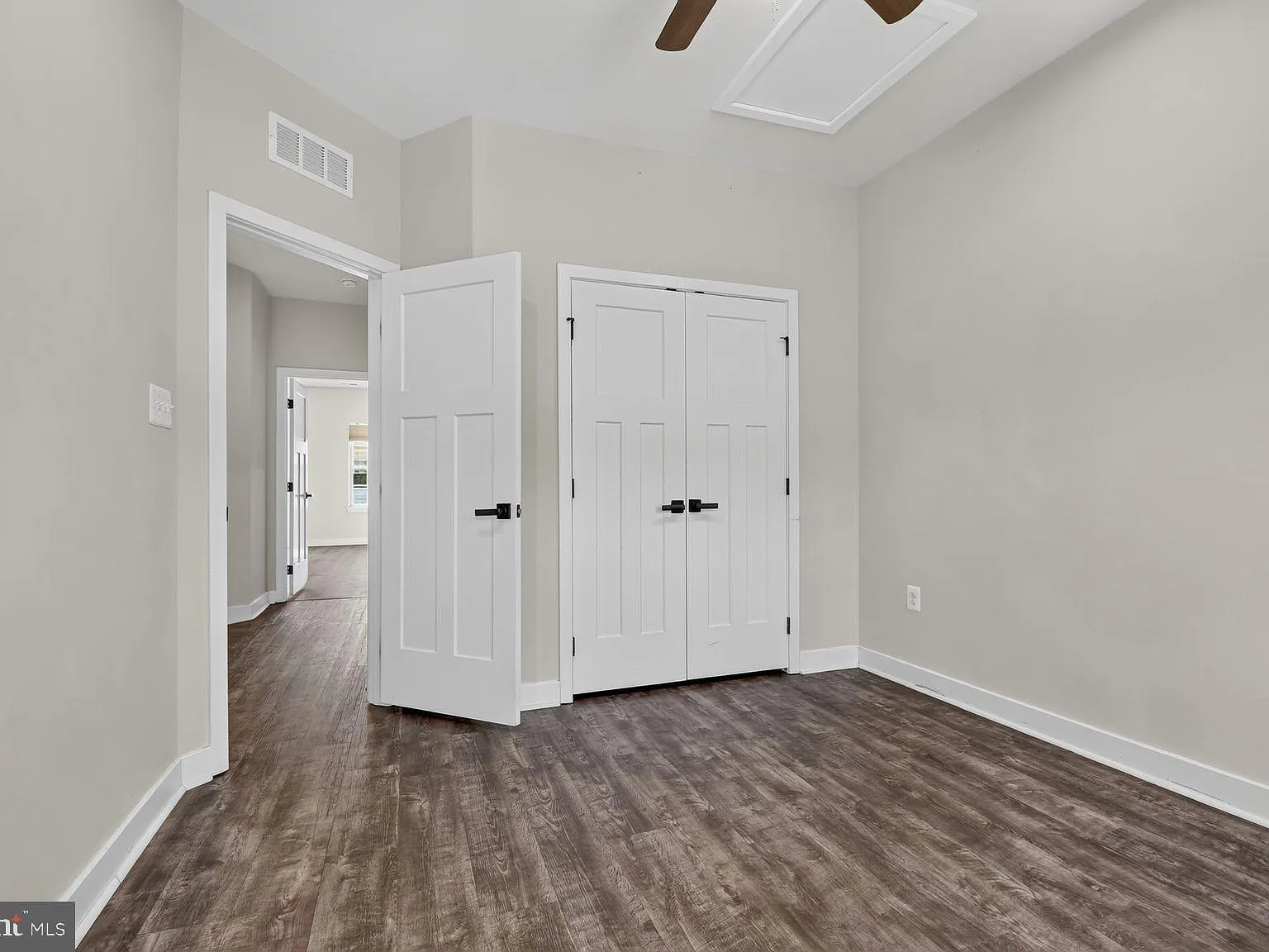 3 bed, 3.5 bath, 1848 sqft, $3,200 — Photo 2