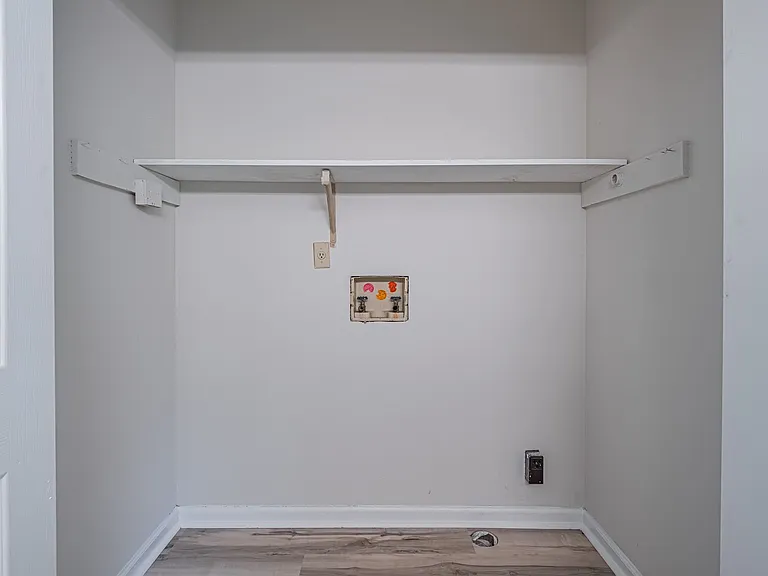 2402 Betsy Ct SW — Photo 36