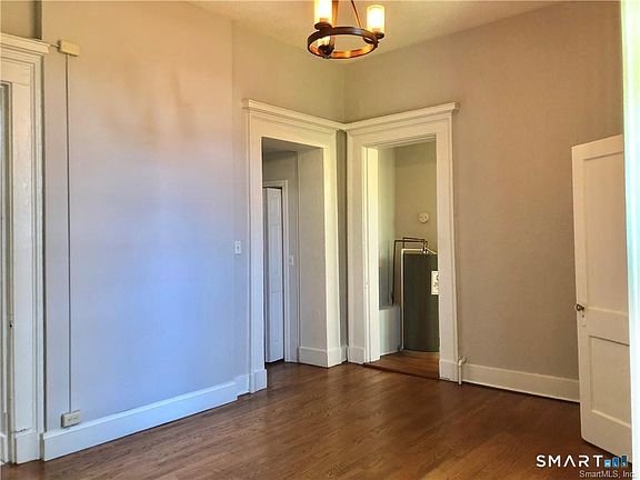 2nd image of 548 Chapel St #1R