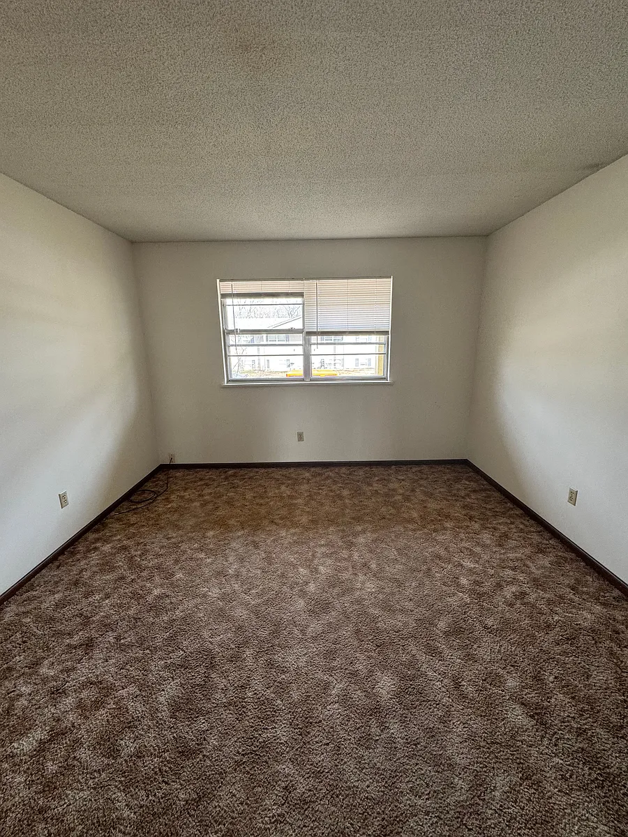 Building Photo - 4453 W Bellview Dr #A
