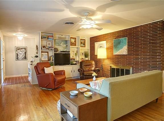 5th image of 1518 Southwood Blvd
