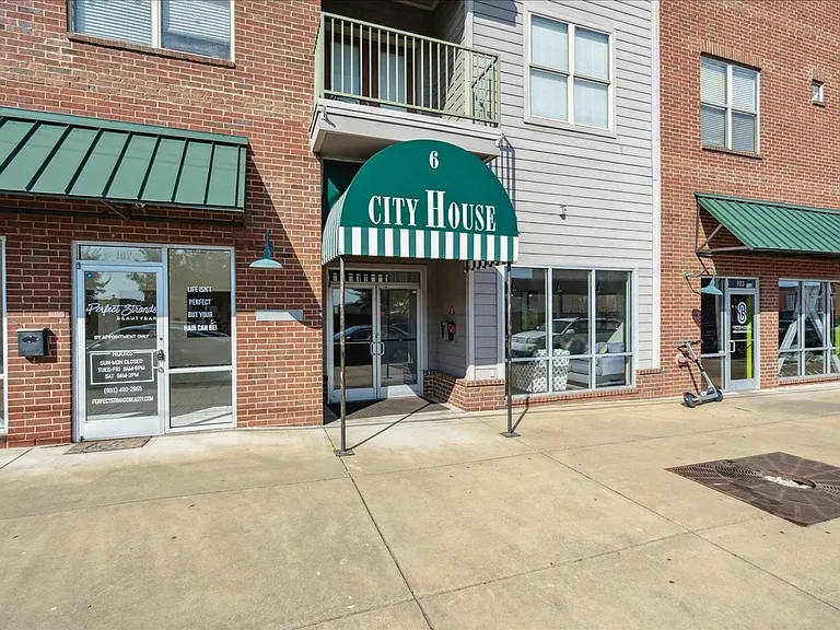 21 Mina Ave #407 — Photo 4