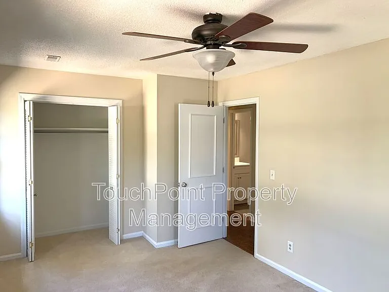 1114 Glenshannon Rd — Photo 17